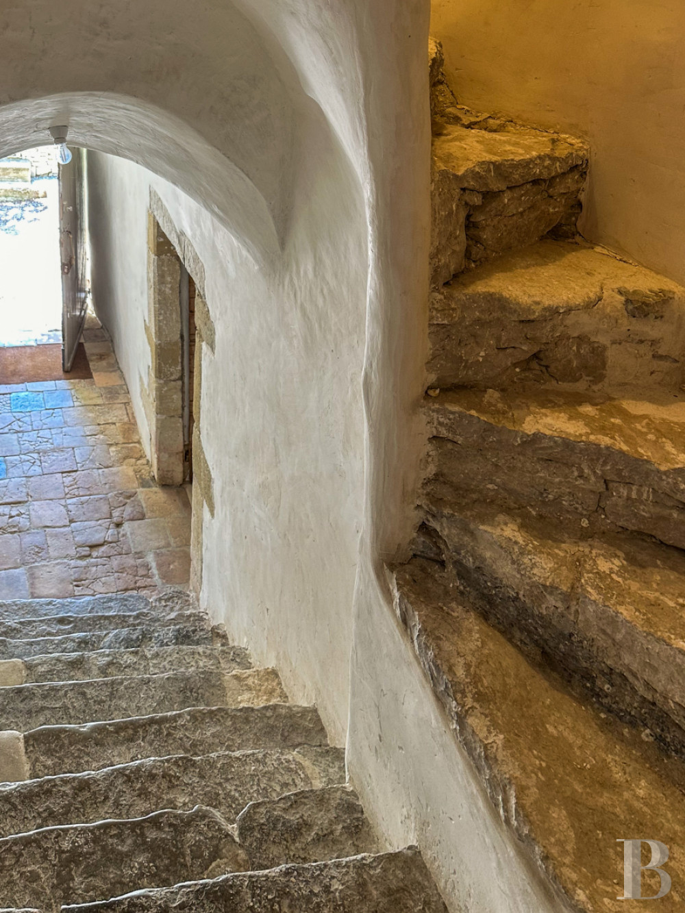 Dans le Gard, à Belvézet,  un ancien prieuré du 14e siècle au cœur du village - photo  n°21